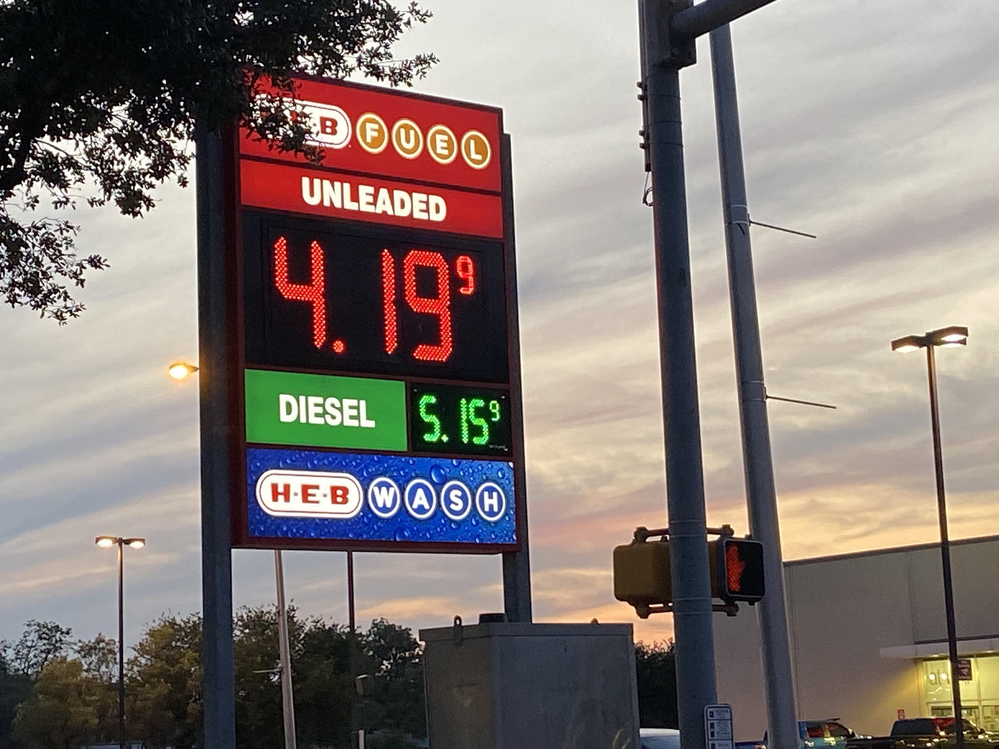 Gas prices above 4 a gallon in Uvalde Uvalde Hesperian