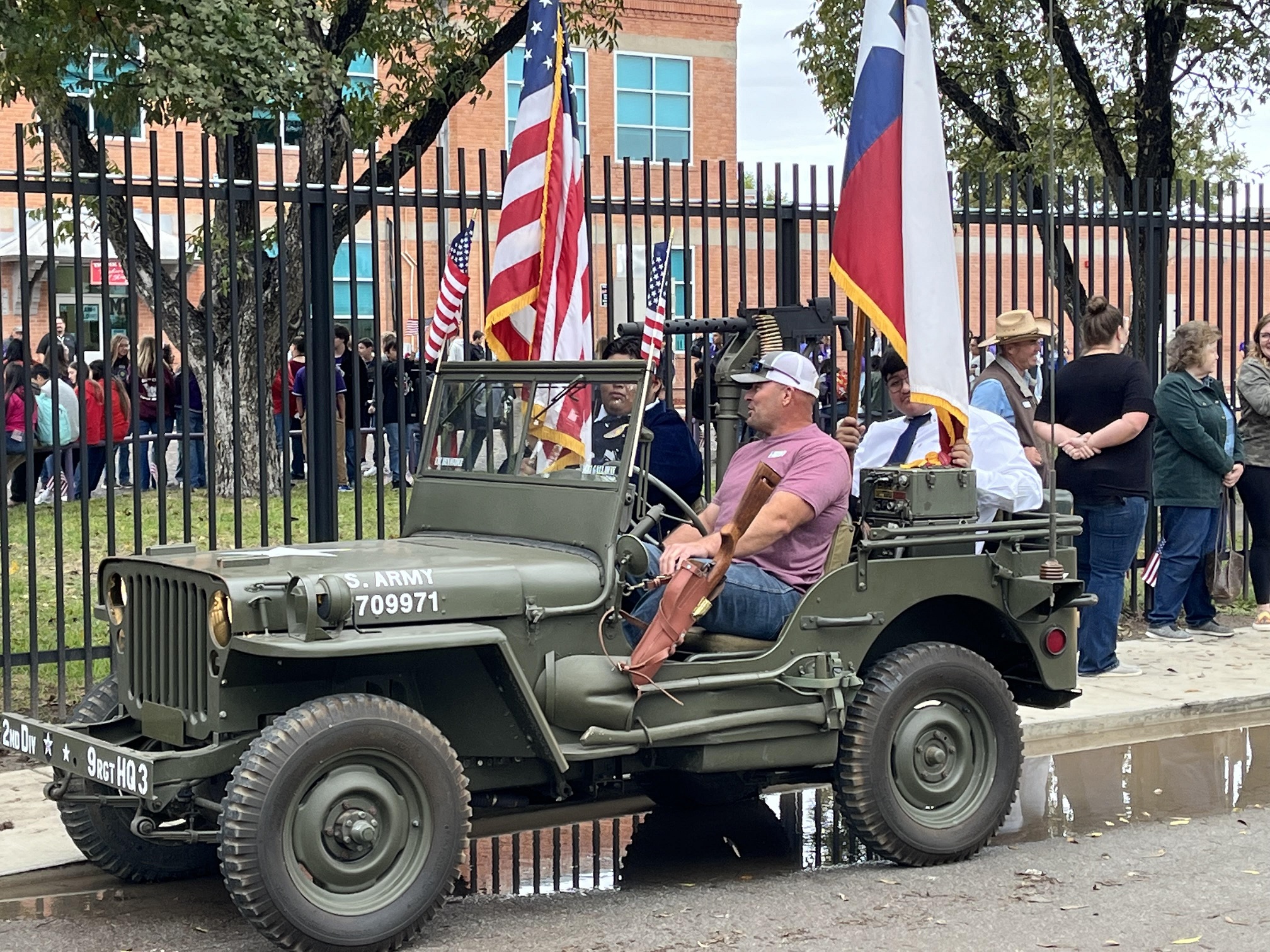 Knippa students turn out for special parade in observance of Veteran’s